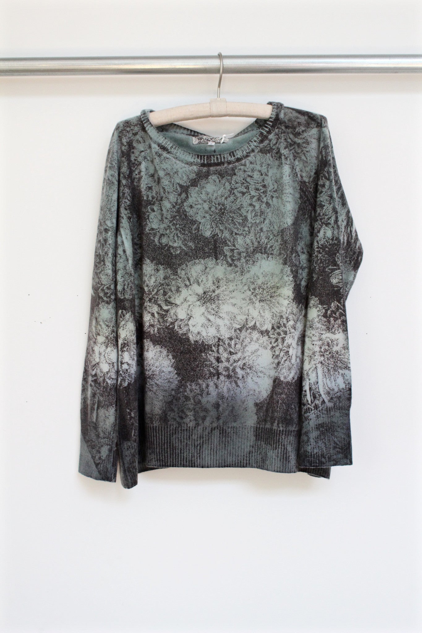 dahlia raglan crew - mineral