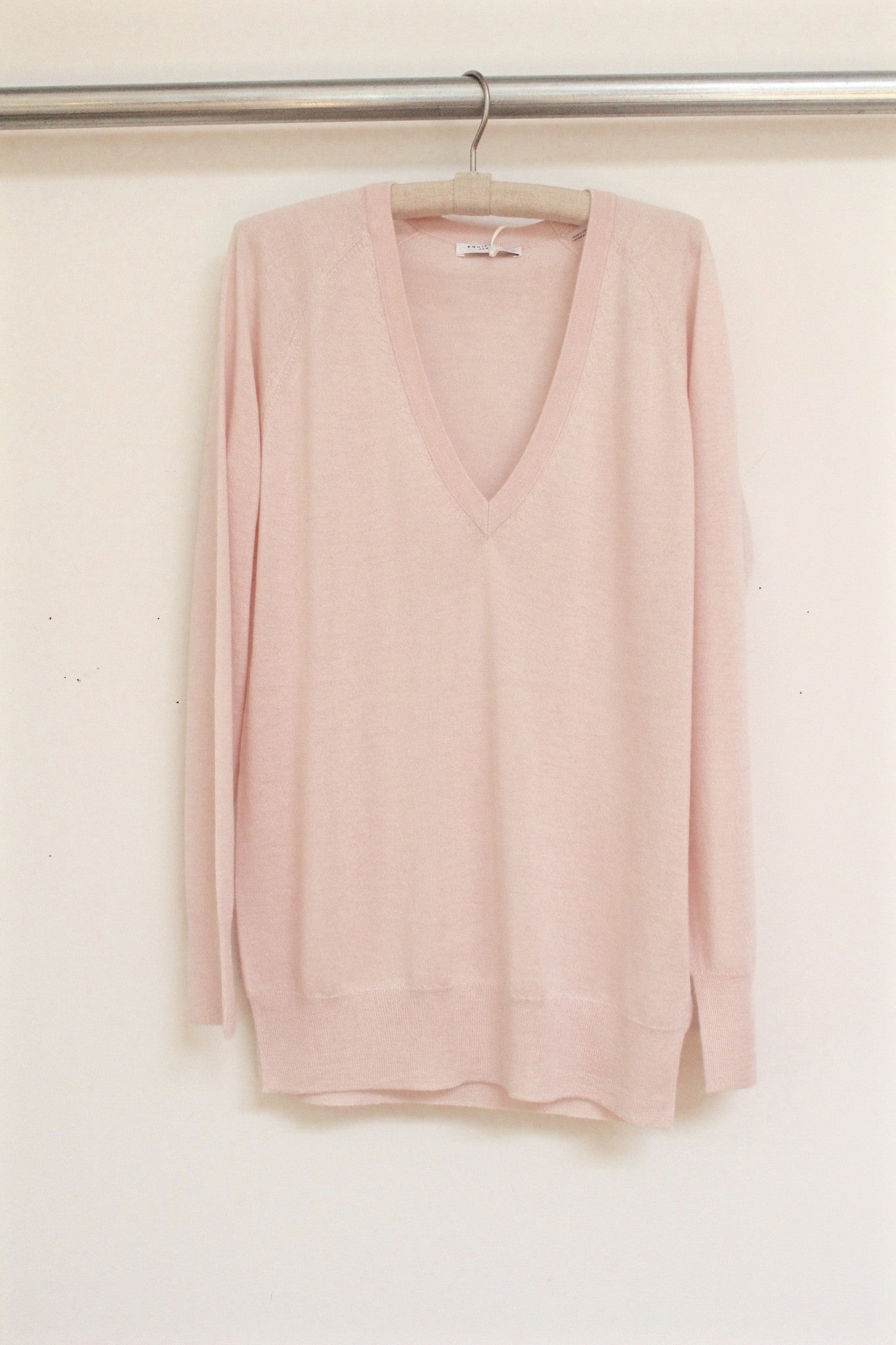 kelsey v-neck
