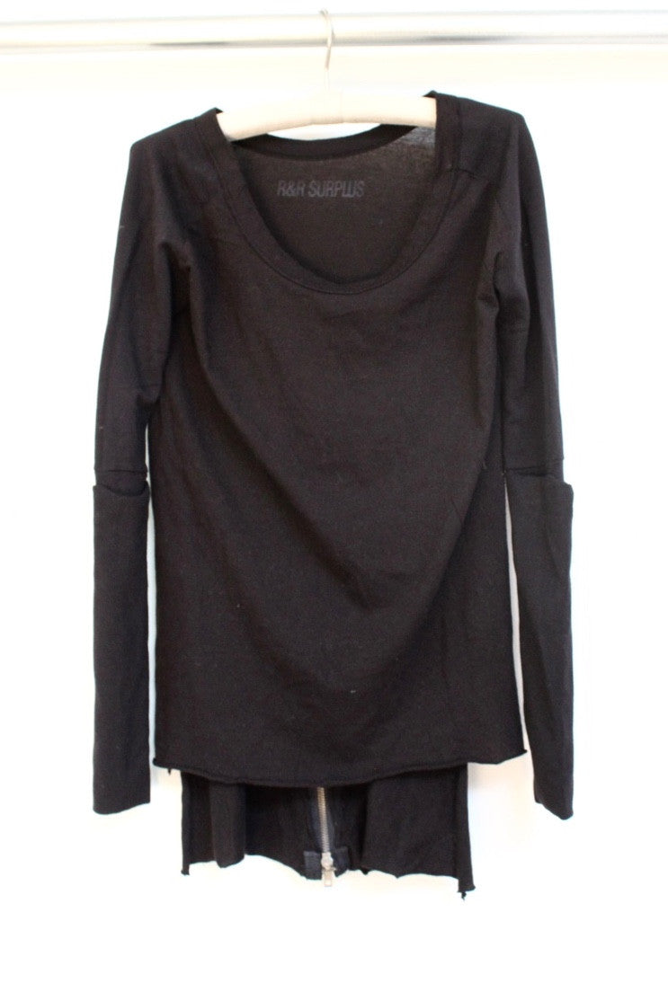 drop tail zip back tee