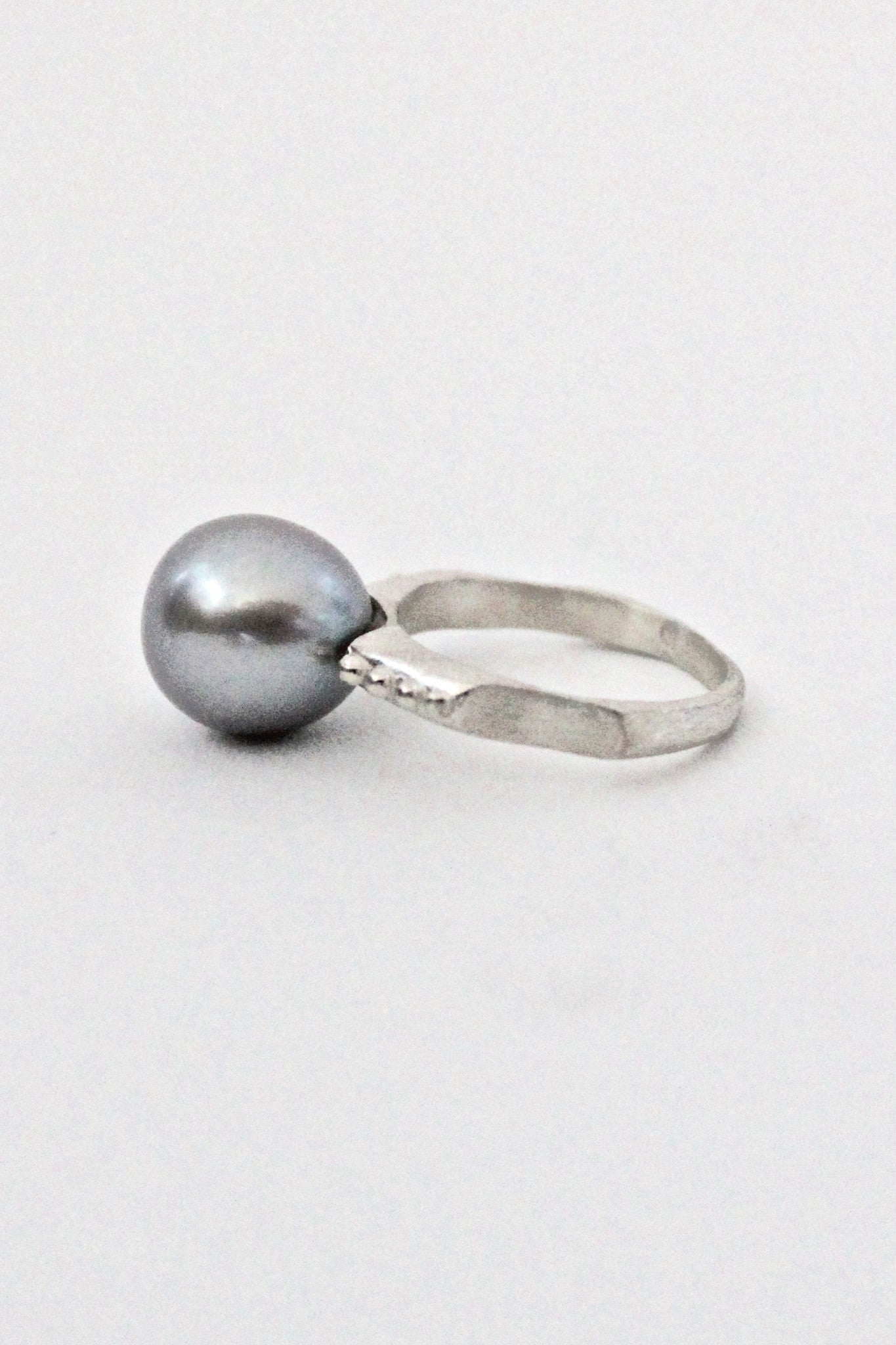 freshwater grey pearl ring