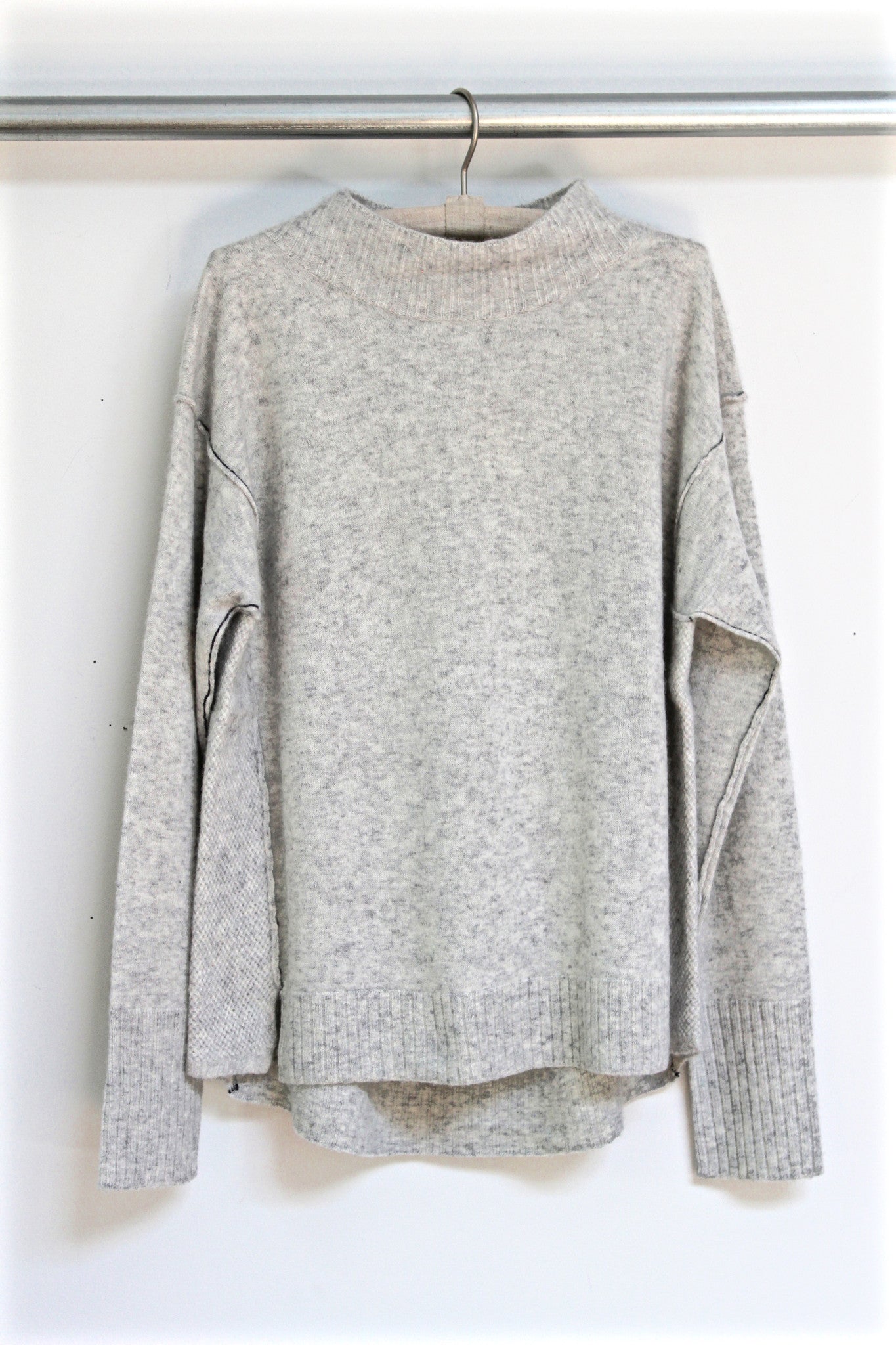 mockneck pullover