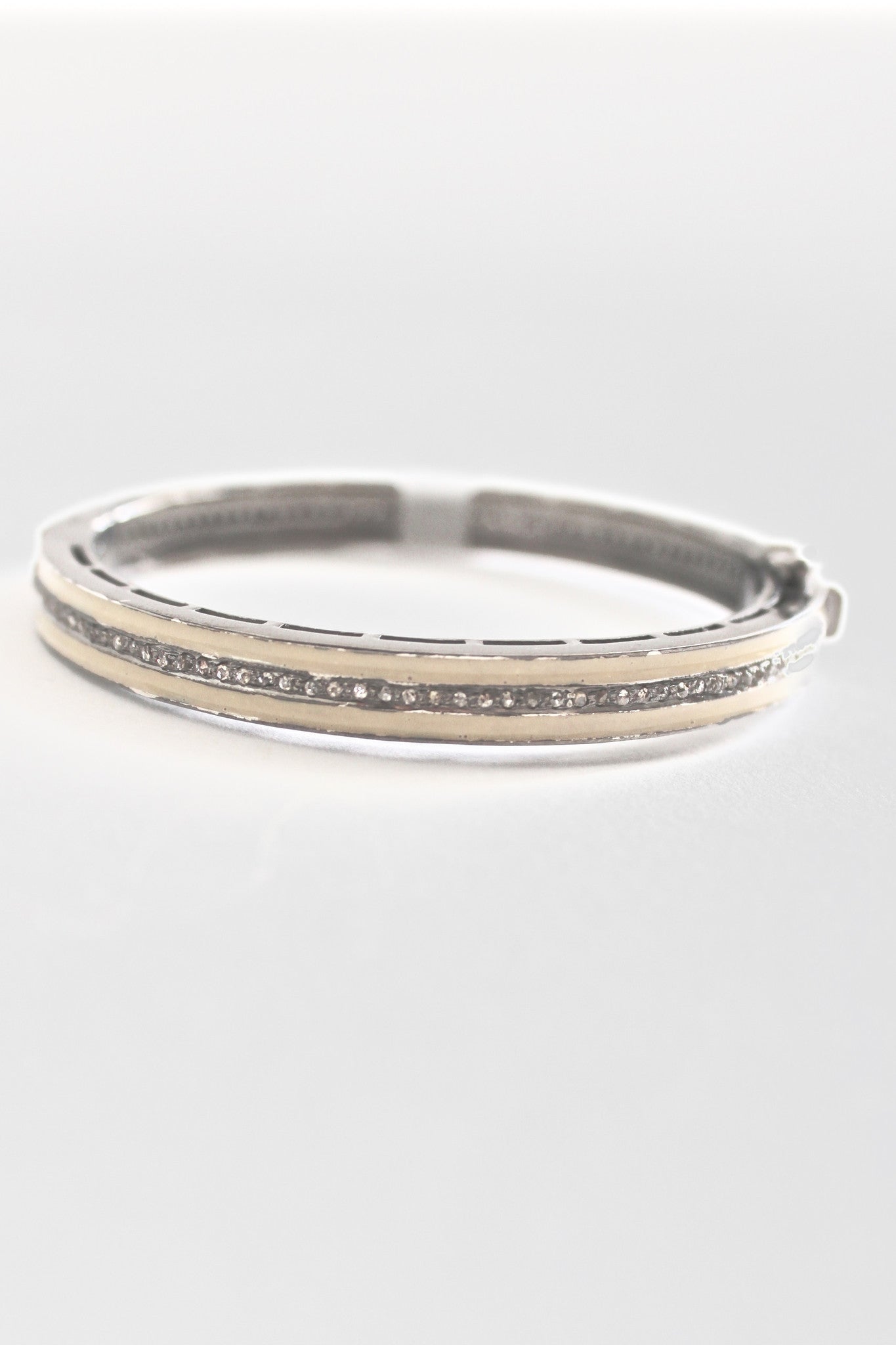 ceramic bracelet with diamond inlay - ivory