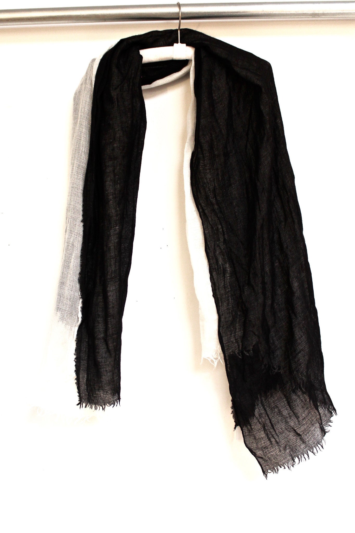 dedo tone scarf